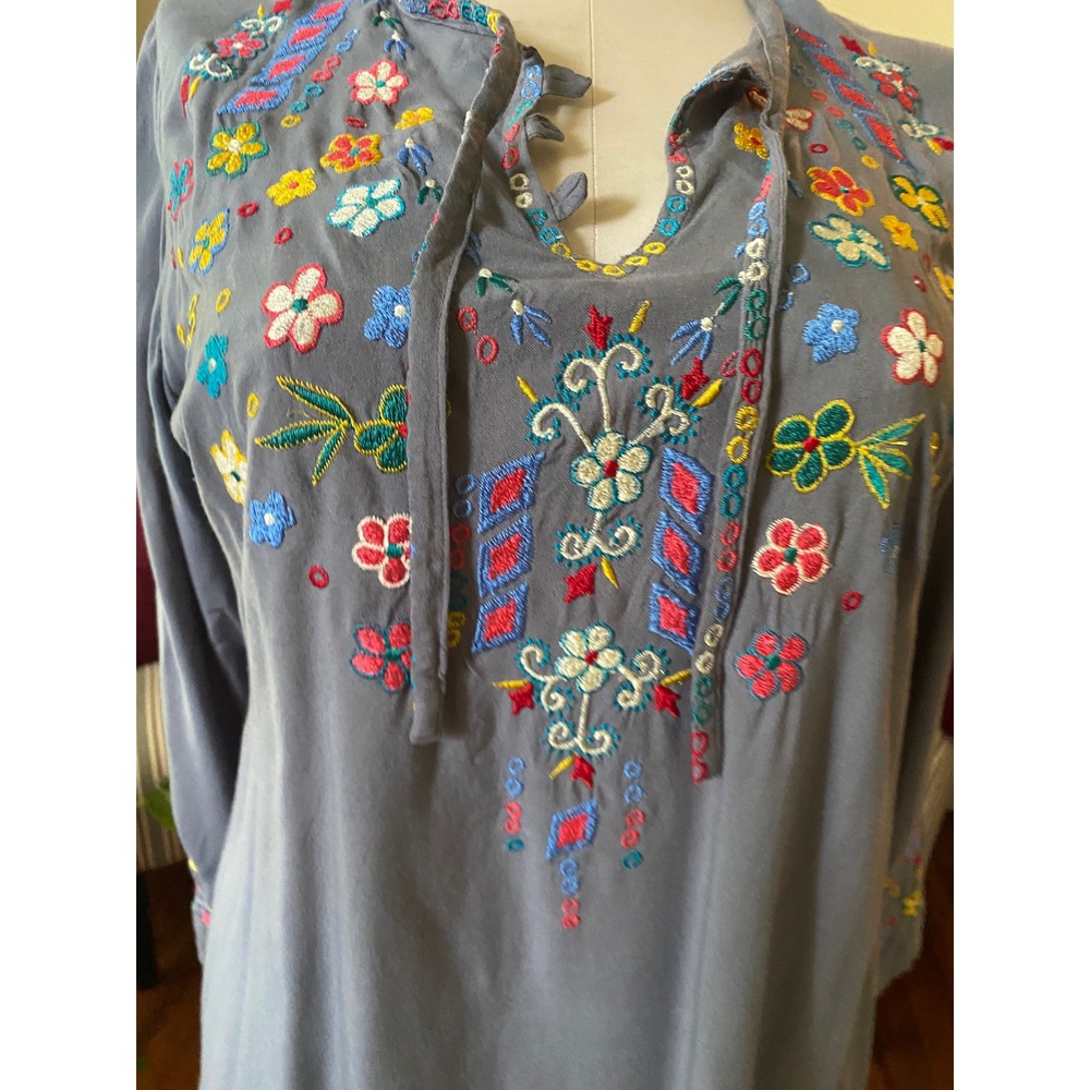 Luv 2‎ Luv Womens XL Blue Floral Embroidered Boho Tunic Top Long Sleeve Tie Neck - Picture 5 of 9